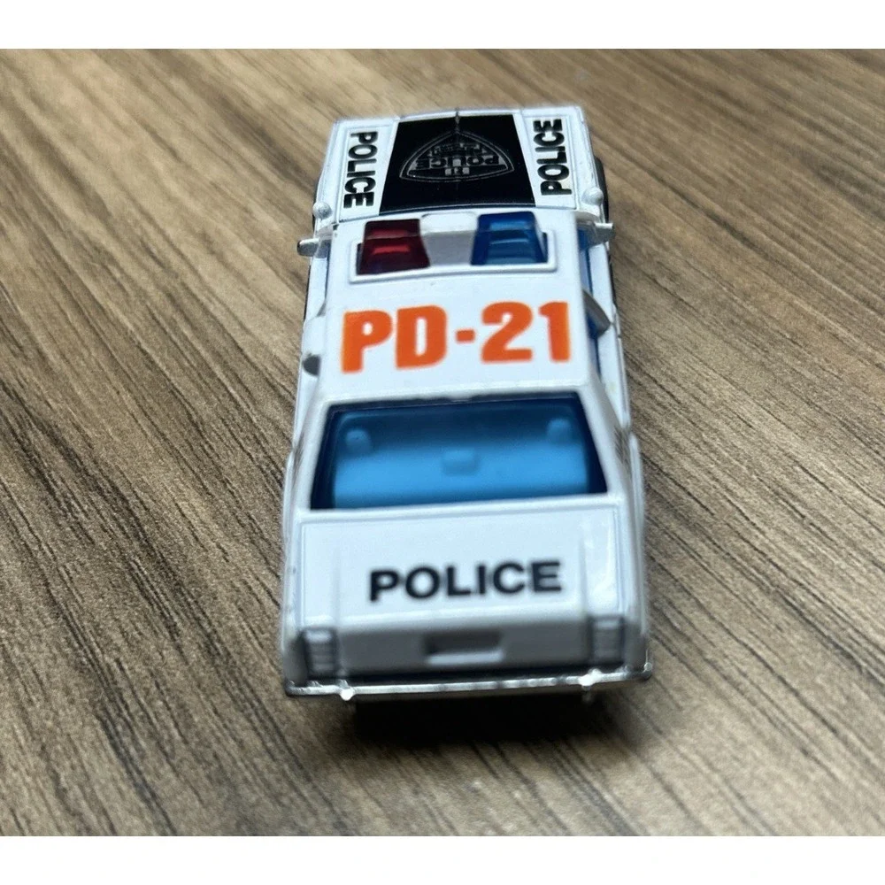 Matchbox Ford LTD PD-21 Police Diecast Car‎ Mattel 1987 1:69 Macau